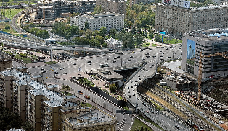 Власти Москвы потратят на дорожное строительство 409 млрд рублей